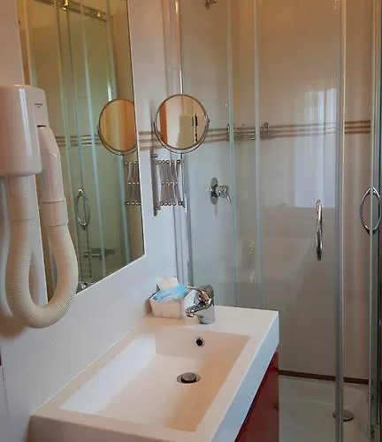 Ξενοδοχείο Perla 3*